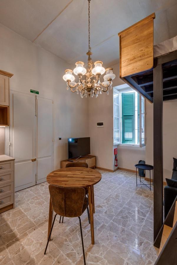 Piju Lux Apartments Слима Экстерьер фото